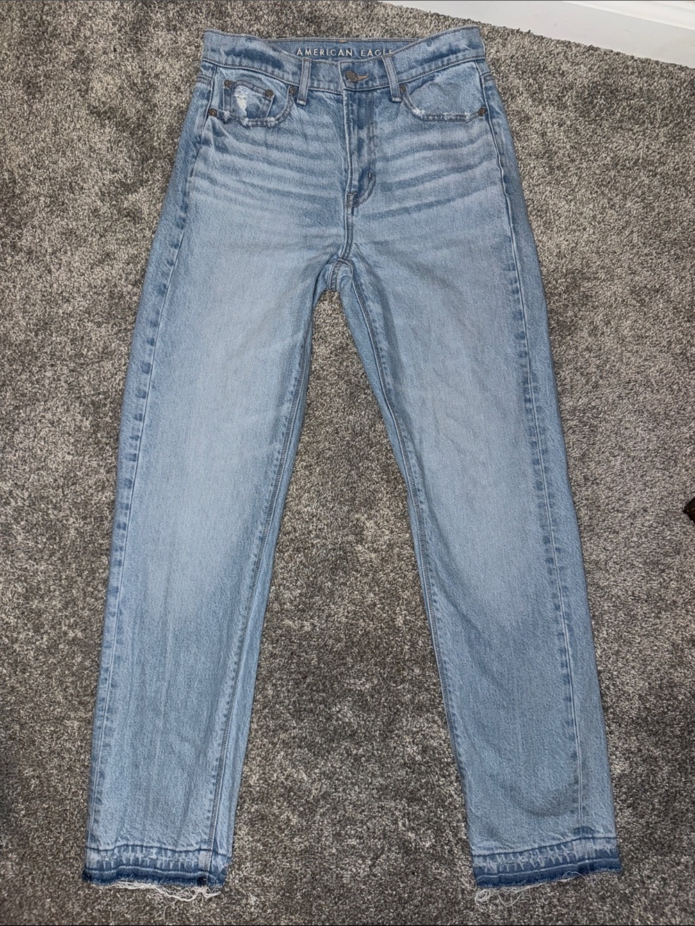 American Eagle Stretch Straight Leg Mom Jeans Light Wash Distressed - Size 0 R